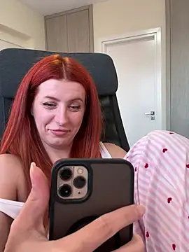 RoxxyDallas live cam on StripChat