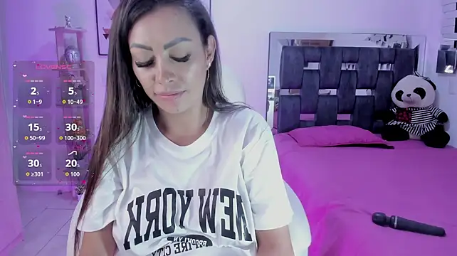 victoria_castillo1's live room