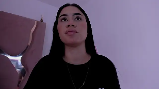 Sofia-candyht live cam on StripChat