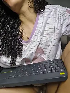VelvetCurls webcam