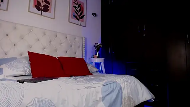 Barbie_Goddess live cam on StripChat