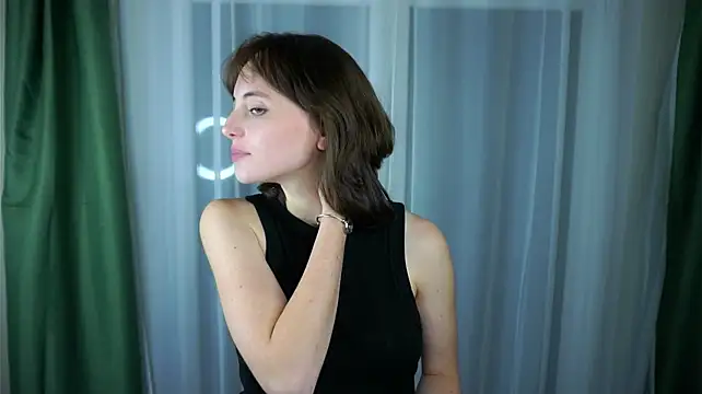 ShaunaAkal live cam on StripChat