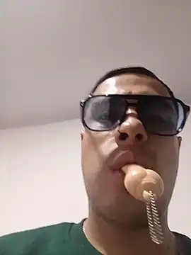 LatinNaugthy webcam