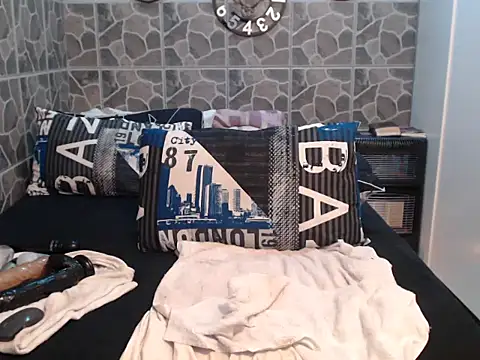 THREEHOLESPLEASURE99 webcam