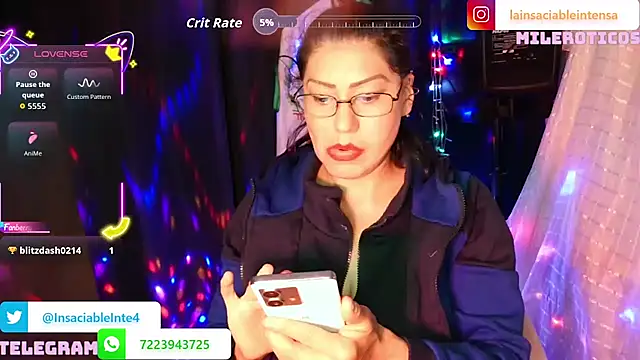 LaInsaciableIntensa live cam on StripChat