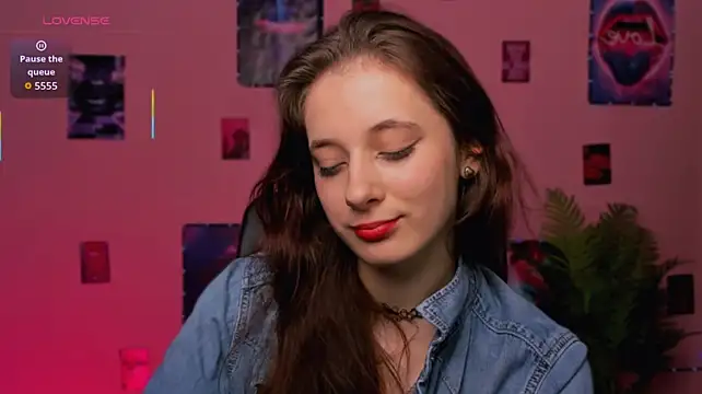 nami_glow webcam