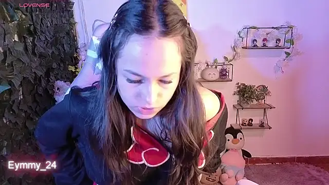 Eymmy_24 live cam on StripChat