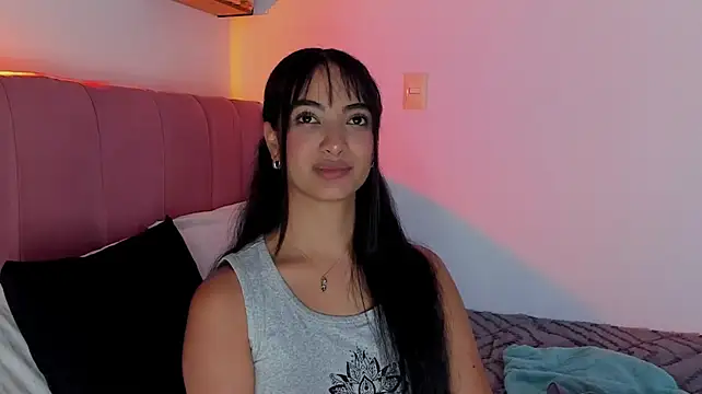 Issabella001 live cam on StripChat