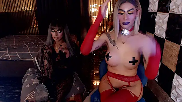 MonstrousCockDiva webcam