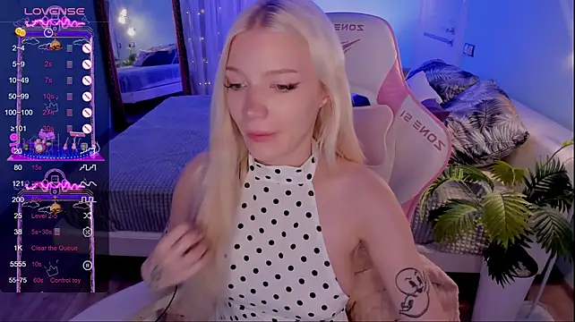AnyaTaylor_ webcam
