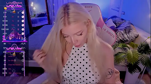 AnyaTaylor_ webcam