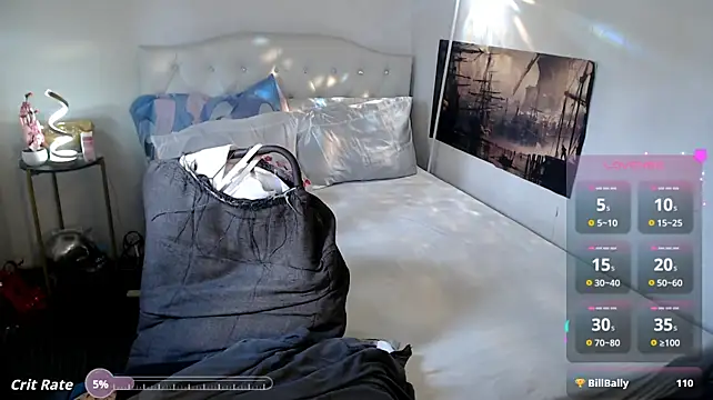 NinaDOM4CUM webcam