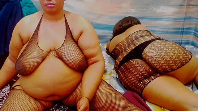 CURVYELEGANCExxx webcam