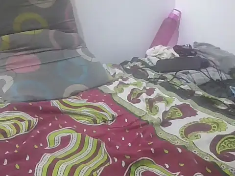 Hot_Loraa webcam