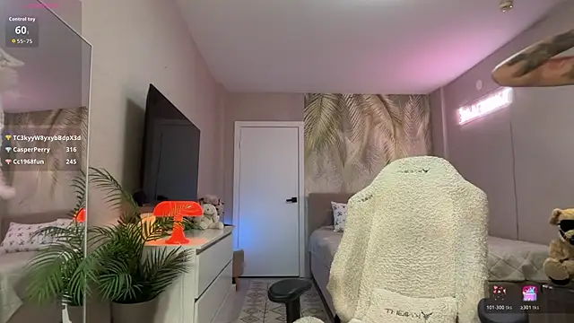 Break-me-Shake-me live cam preview
