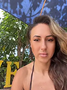 Bella-Grace live cam