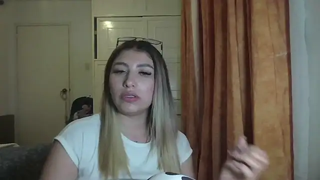AliceTeenager___ webcam