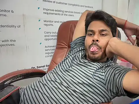 Raaz_5690 webcam