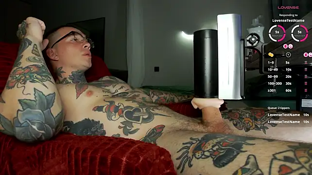 Tommy_cat live cam on StripChat