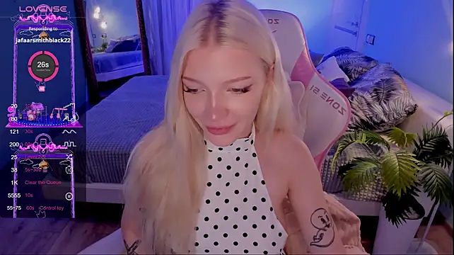 AnyaTaylor_ webcam
