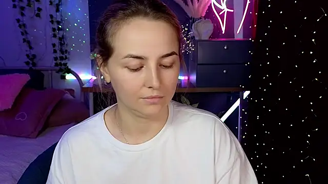 Mira_Mermayd live cam preview