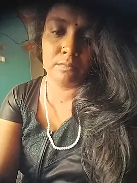 Thamarai01 live cam on StripChat