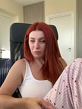 RoxxyDallas live sex cam