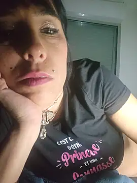 misscectito13 (F milf) - Gros seins sorti 5min +1photo