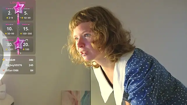 VioletDesiree webcam