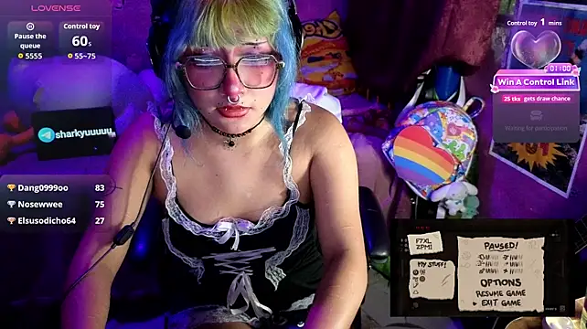 Sharkyu1 live cam on StripChat