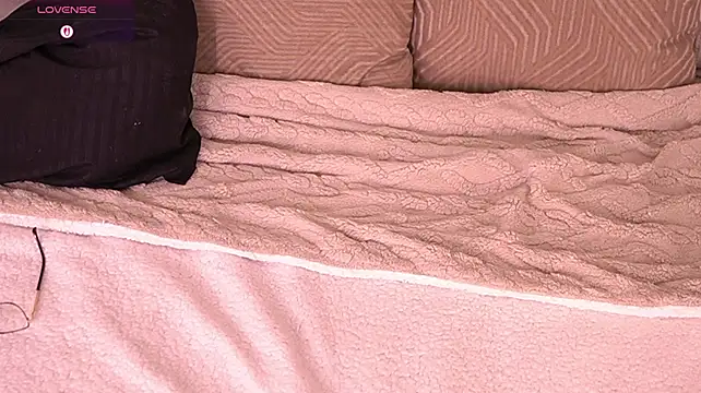 MiaKay1 webcam