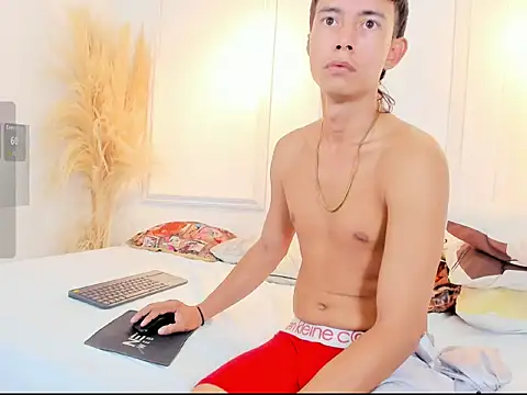 Naomi_and_jake webcam