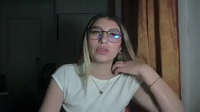 AliceTeenager___ webcam