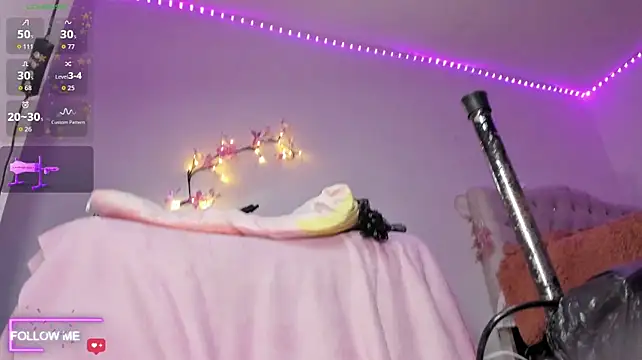 VictoriaWaltoon webcam