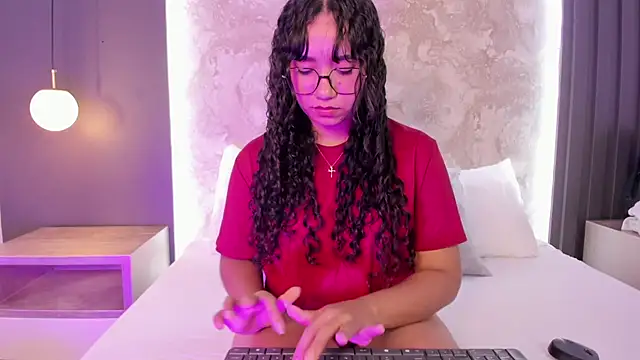 alysson_moon_ webcam