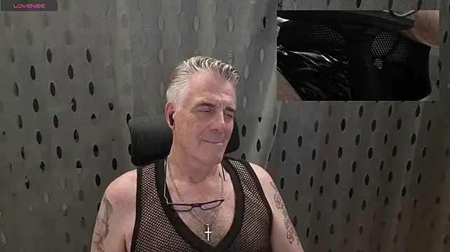 DirtyDaddy_CH live sex cam