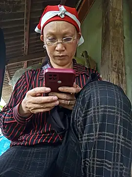 Linda-04 webcam