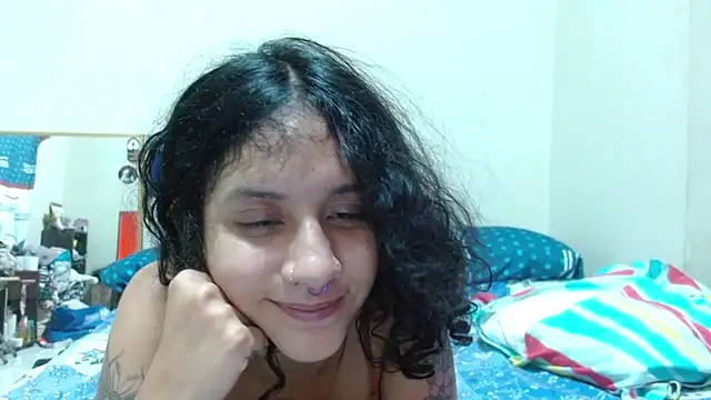 AlinaWoolf_ webcam