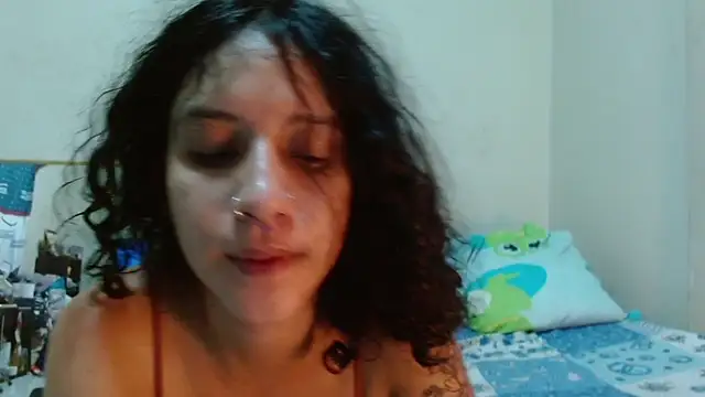 AlinaWoolf_ webcam