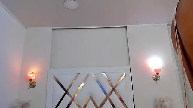 Sky_Collins_ webcam