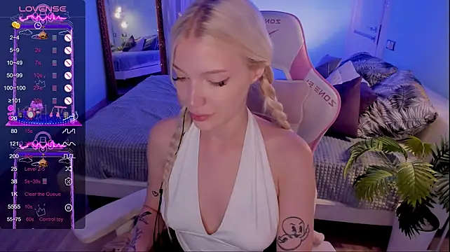 AnyaTaylor_ webcam