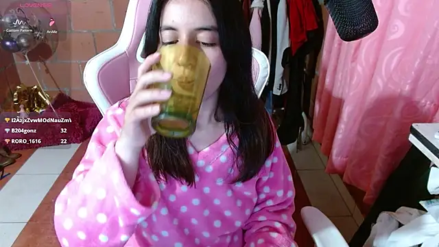 maggie_fox3 (F young) - SHOW ASS