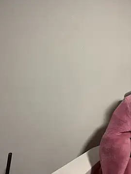 Sarabubbie live cam on StripChat