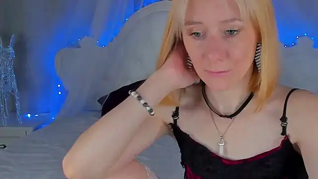 NikaBond webcam