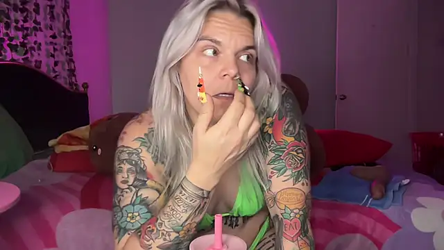 CherryBombBomb webcam