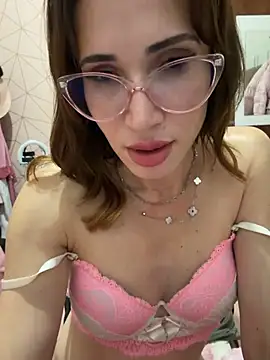 Irresistible37 webcam