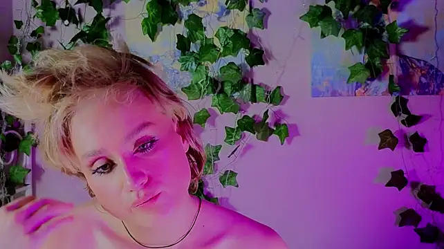 cumboydoll webcam
