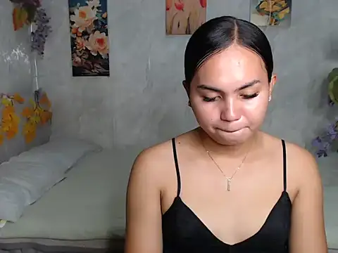 ur_asiankat webcam