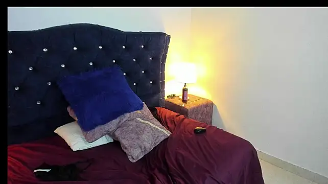 Larissa_Frost webcam