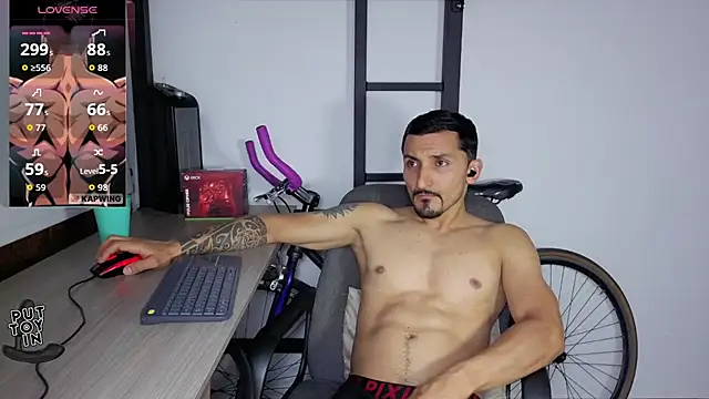 Marck_Muscle webcam